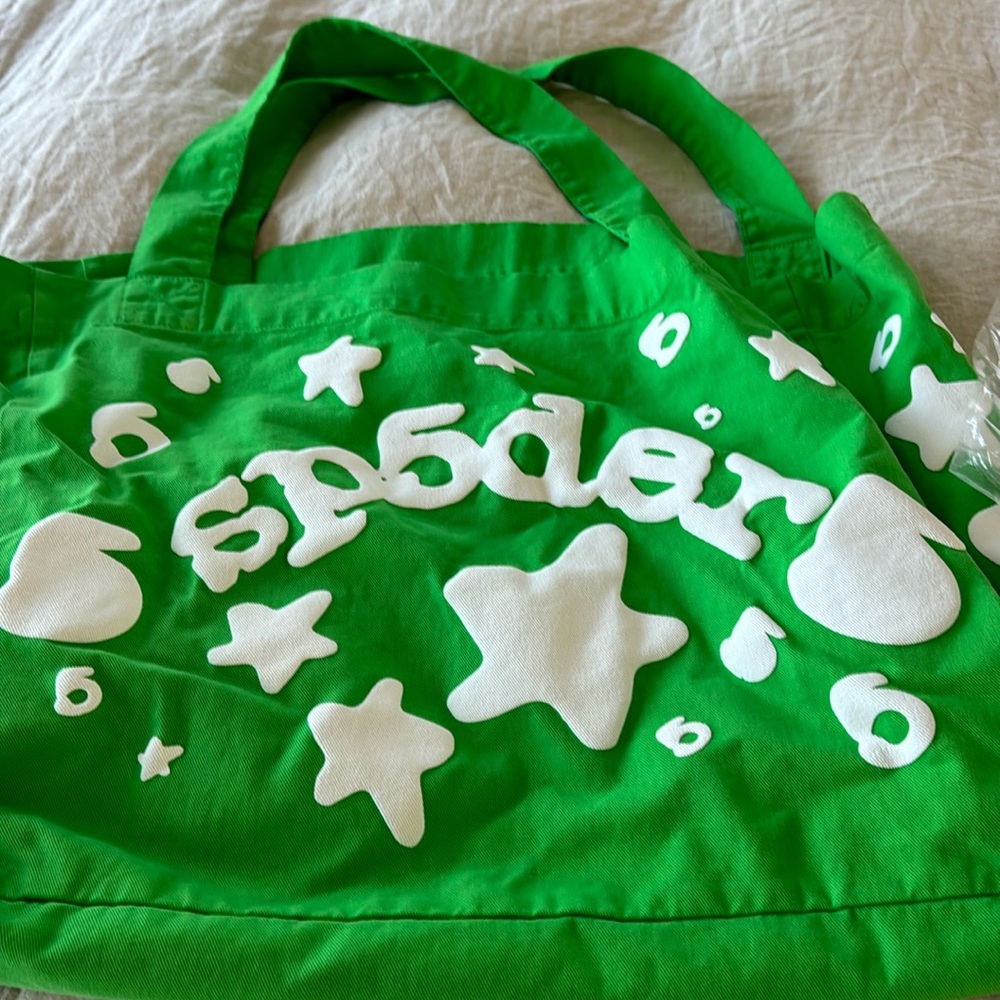 Sp5der beluga tote